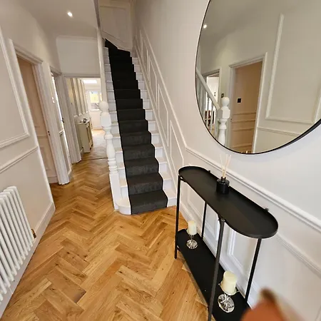 Wembley London Lovely 6 Bed House Sleeps Up To 14 Экстерьер фото