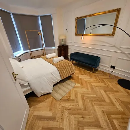 Wembley London Lovely 6 Bed House Sleeps Up To 14 Экстерьер фото