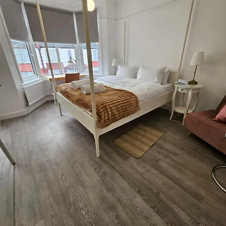 Wembley London Lovely 6 Bed House Sleeps Up To 14 Экстерьер фото