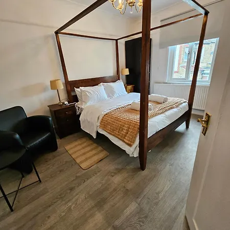 Wembley London Lovely 6 Bed House Sleeps Up To 14 Экстерьер фото